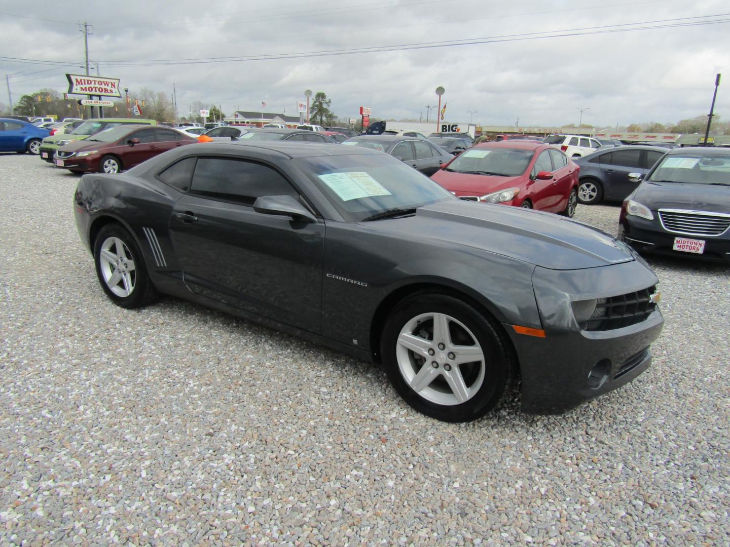 2010 Gray Chevrolet Camaro LT1 Coupe (2G1FB1EV2A9) with an 3.6L V6 DOHC 24V engine, Automatic transmission, located at 15016 S Hwy 231, Midland City, AL, 36350, (334) 983-3001, 31.306210, -85.495277 - Photo#0